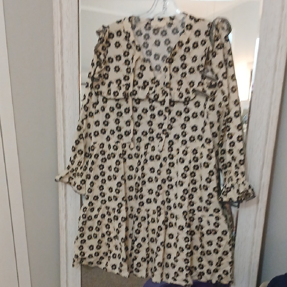 Entro Floral Long Sleeve Dress